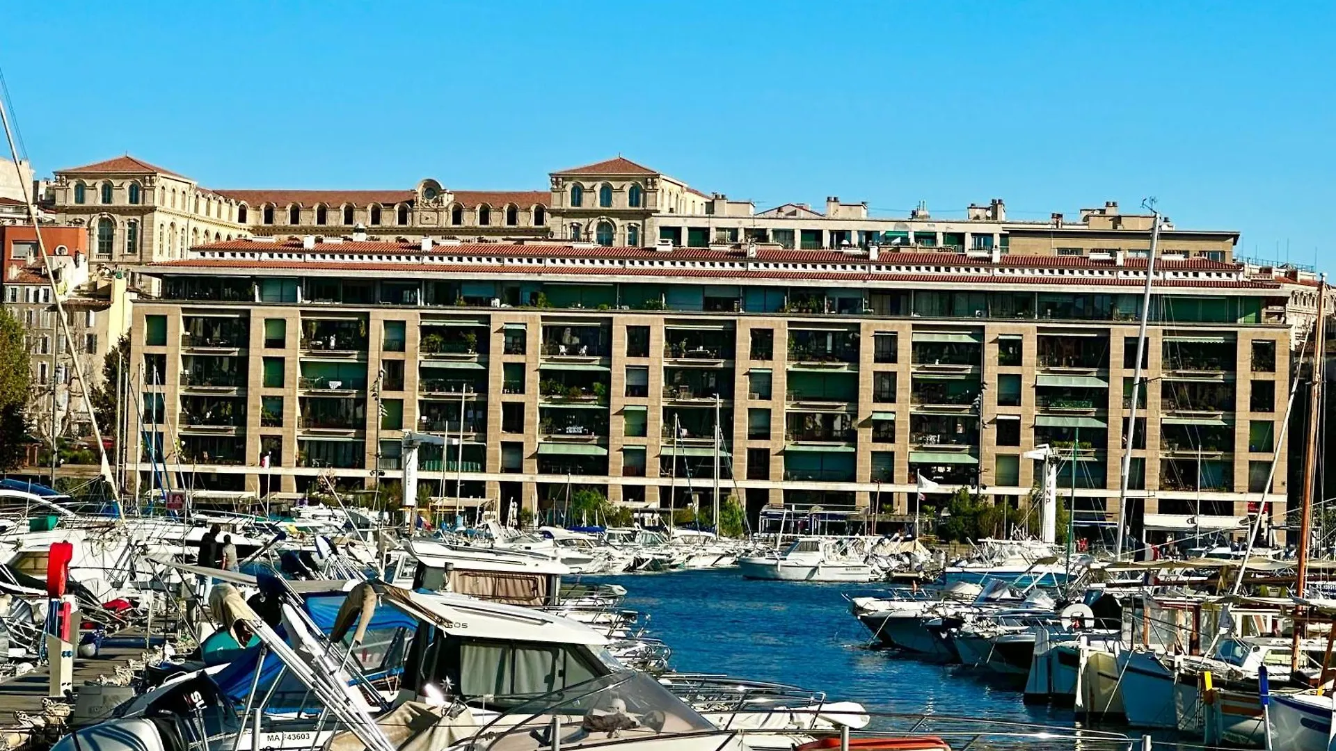 Modern Apartment View Vieux Port location